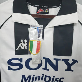 Camisa Juventus Retrô 1997/1998 Preta e Branca - Kappa